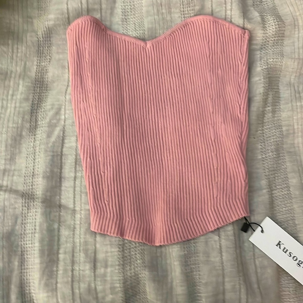 Pink strapless sweater crop top. Great for layering under a jacket. X small